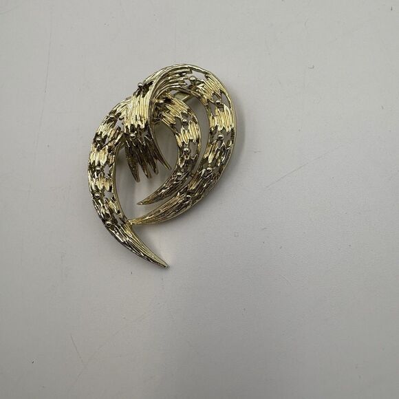Vintage Ribbon Gold Tone Pin Brooch - Picture 2 of 4